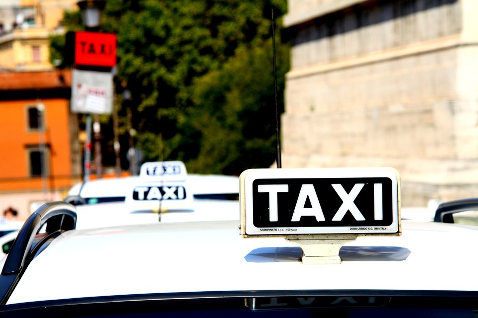 Useful Italian Travel Phrases for taxis