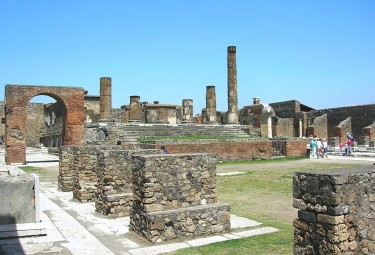 Pompeii Small Group Tour