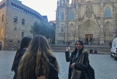 Private Gothic Quarter Barcelona Walking Tour with Churros