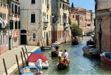 Rowing class in Venice: Lessons in the Grand Canal 