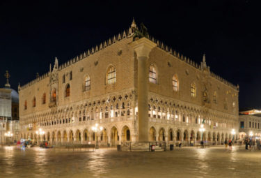 Doge's Palace & St Marks Basilica Tour at Night-Small Group